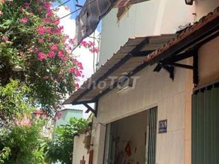 ngang 6m5 dài 5m 1 trệt 1 lầu hẻm thông
