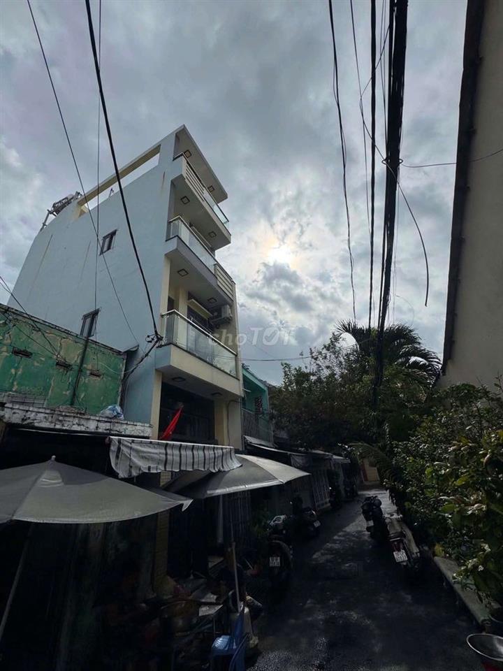 dg xe tải thông 
ngang 3m5 nở hậu dài 10m
1 trệt 3 lầu nhà mới