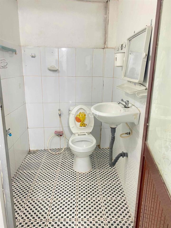 Chính chủ  có 1 phòng *** hẻm 1041 trần xuân soạn cách cầu Him La