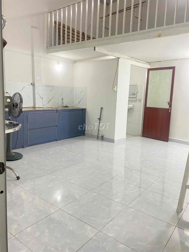 Chính chủ  có 1 phòng *** hẻm 1041 trần xuân soạn cách cầu Him La
