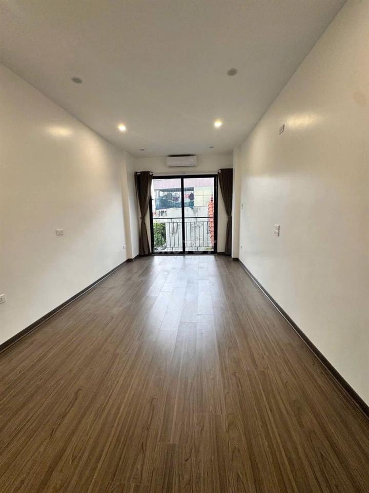 Bán nhà mới xây, view công viên Hòa Bình. Bất động sản tiềm năng
