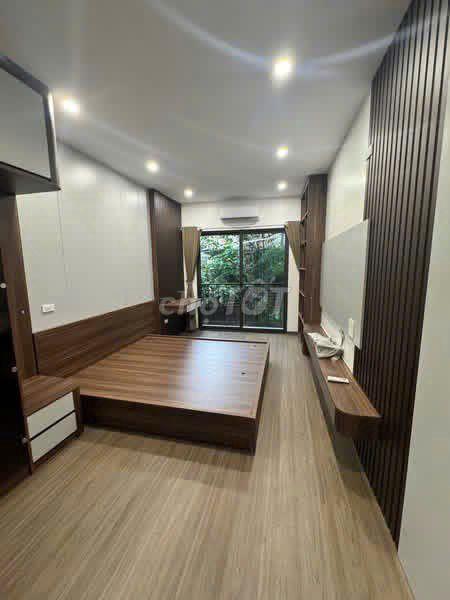 Bán nhà mới xây, view công viên Hòa Bình. Bất động sản tiềm năng