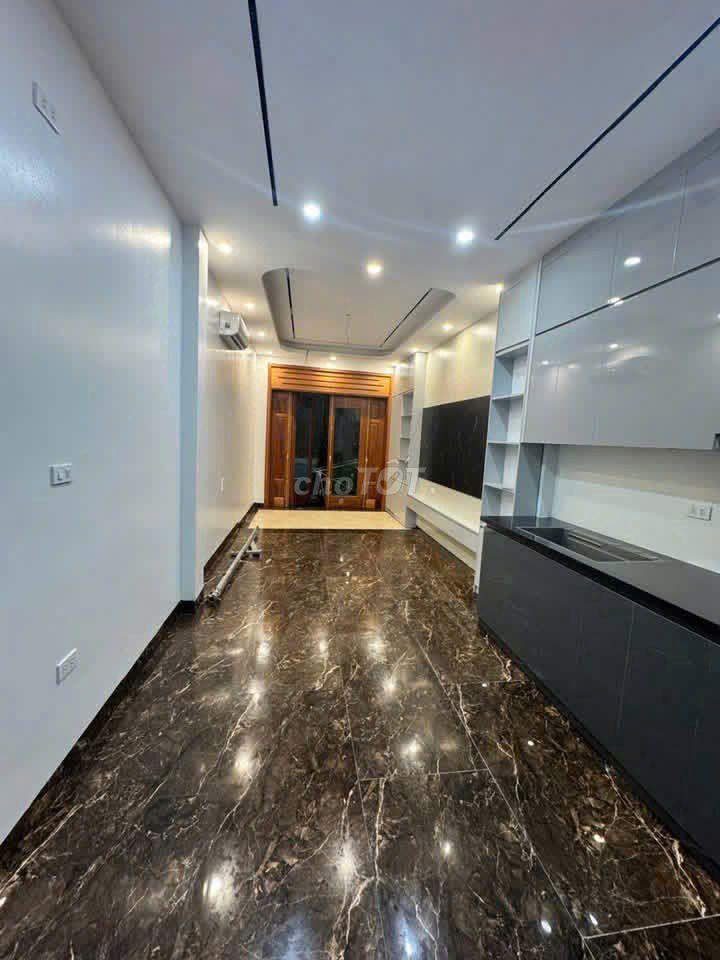 Bán nhà mới xây, view công viên Hòa Bình. Bất động sản tiềm năng