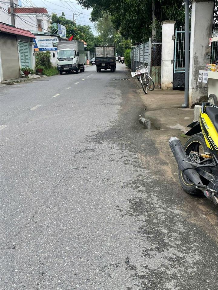 Kho cho thuê 10x20m, giá 10tr. Lê Hồng Phong