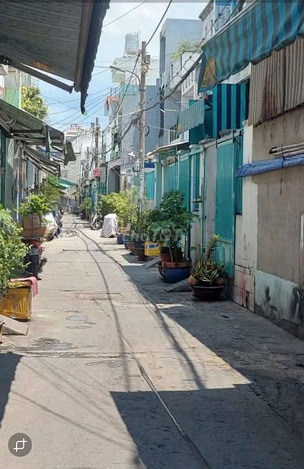 Cần tiền bán gấp, nhanh, gọn lẹ: Nhà dt 83m, hướng chính đông, q. BT