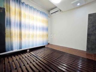Studio 2xxx cửa sổ trời máy lạnh