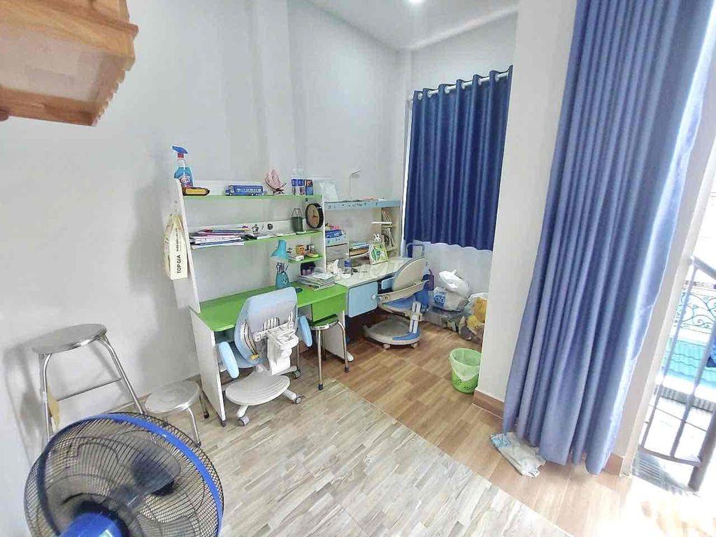 Bán Nhà Dương Quảng Hàm -3 Lầu -38m2 - HXH