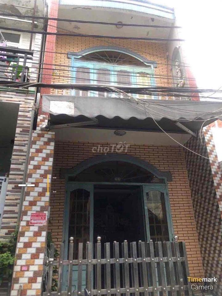 nhà đang ở cần bán