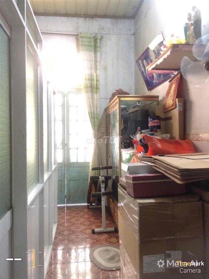 nhà đang ở cần bán