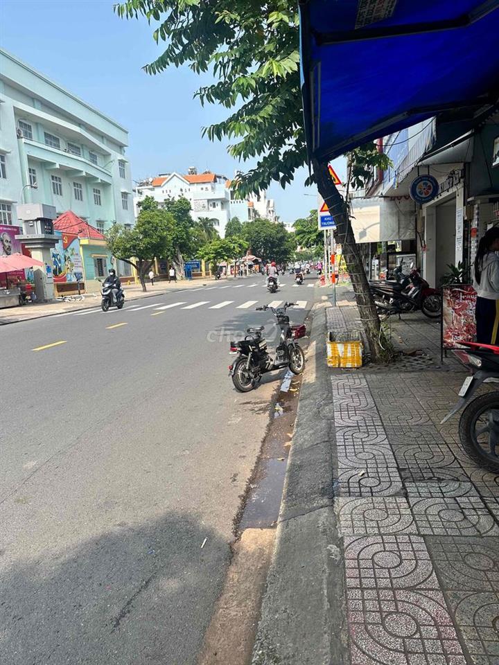 Bán nhà MT Phạm Văn Hai