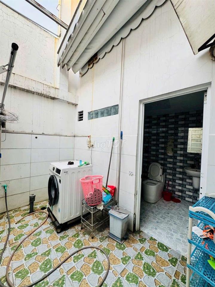 Cần bán gấp - Nhà đẹp - Vị trí thuận tiện, An ninh - Giá Tốt