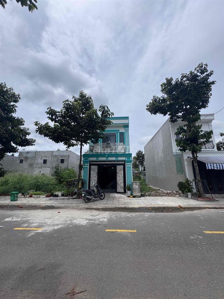 Nhà ở chính chủ đang ở cần bán gấp