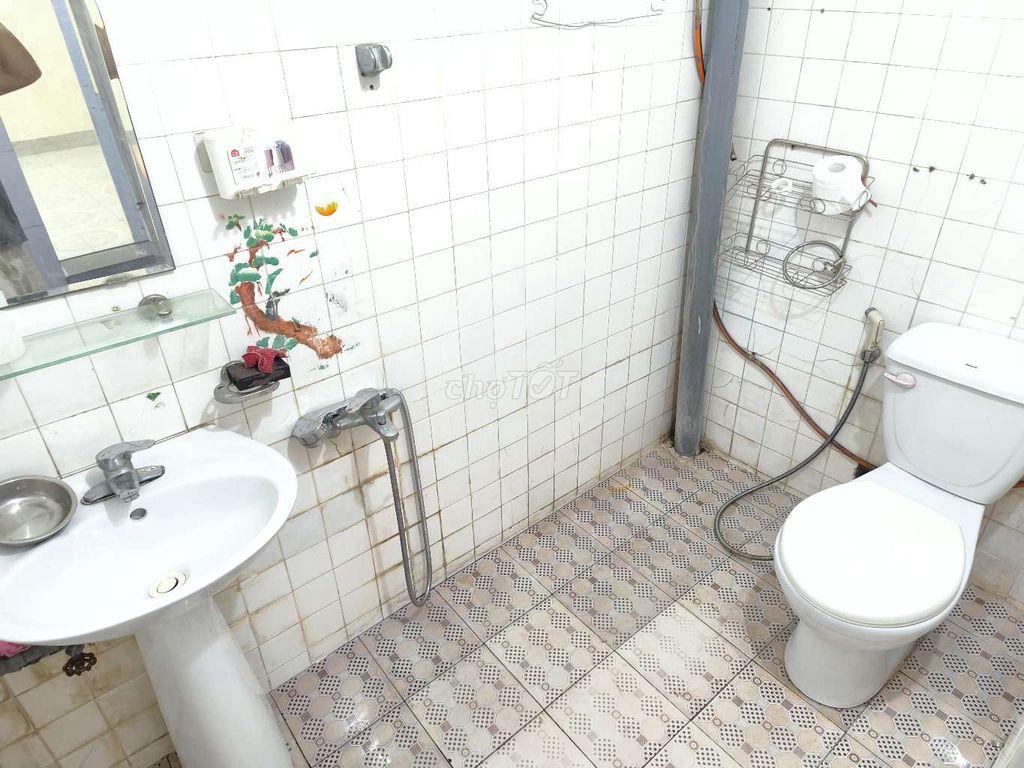 cho thuê nhà 2 tầng đường Đà Nẵng 