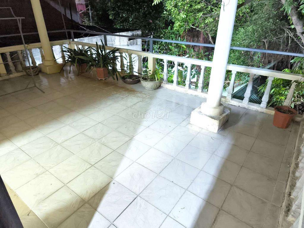 cho thuê nhà 2 tầng đường Đà Nẵng 
