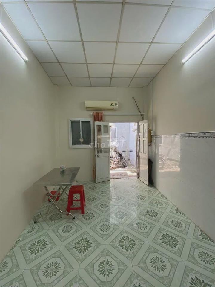 Cho thuê nhà nguyên căn giá rẻ 3x10m ,2pn1WC, Lạc Long Quân, p10, Q.TB