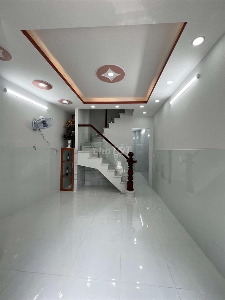 Bán nhà mặt tiền 51m2 3 tầng Quận 8 không quy hoạch dòng tiền tốt