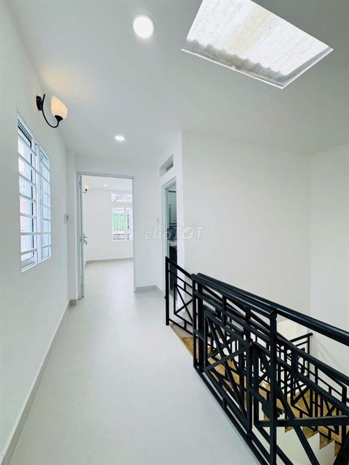 CHO THUÊ NHÀ MỚI CỨNG, TIỆN CHO GIA ĐÌNH Ở HOẶC CÔNG TY KINH DOANH 