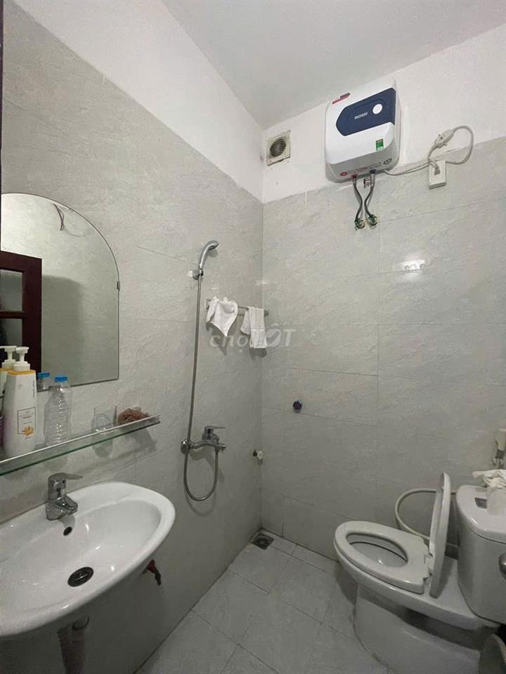 Cho thuê phòng full nội thất giá 2,7tr/th tại 118 Nguyễn Văn Cừ