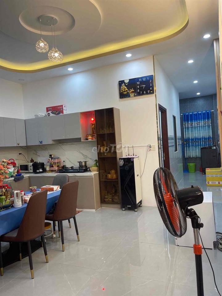 bán nhà phố kcn câu tràm