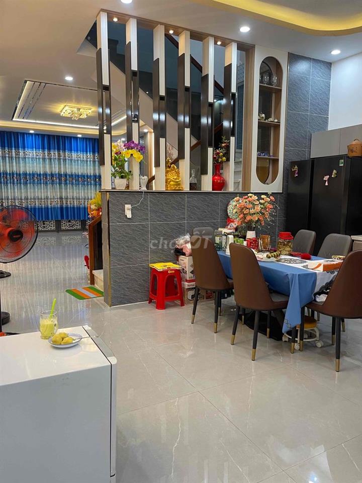 bán nhà phố kcn câu tràm