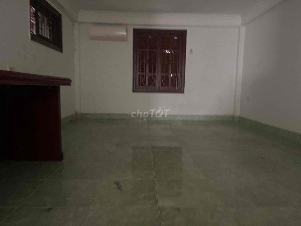 Nhà 2 tầng 1 xép tại ngõ 2 Đại Từ Hoàng Mai