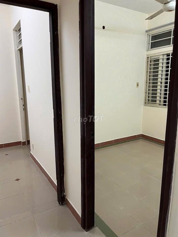 Bán gấp căn hộ CC B1 Trường Sa, 3 tỷ, 40m2, 1PN, 1WC