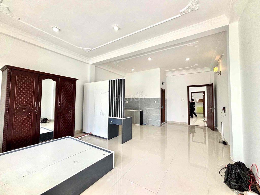 CĂN HỘ DỊCH VỤ Q.8 – FULL NỘI THẤT – BAN CÔNG – 4Tr5 – VÀO Ở NGAY
