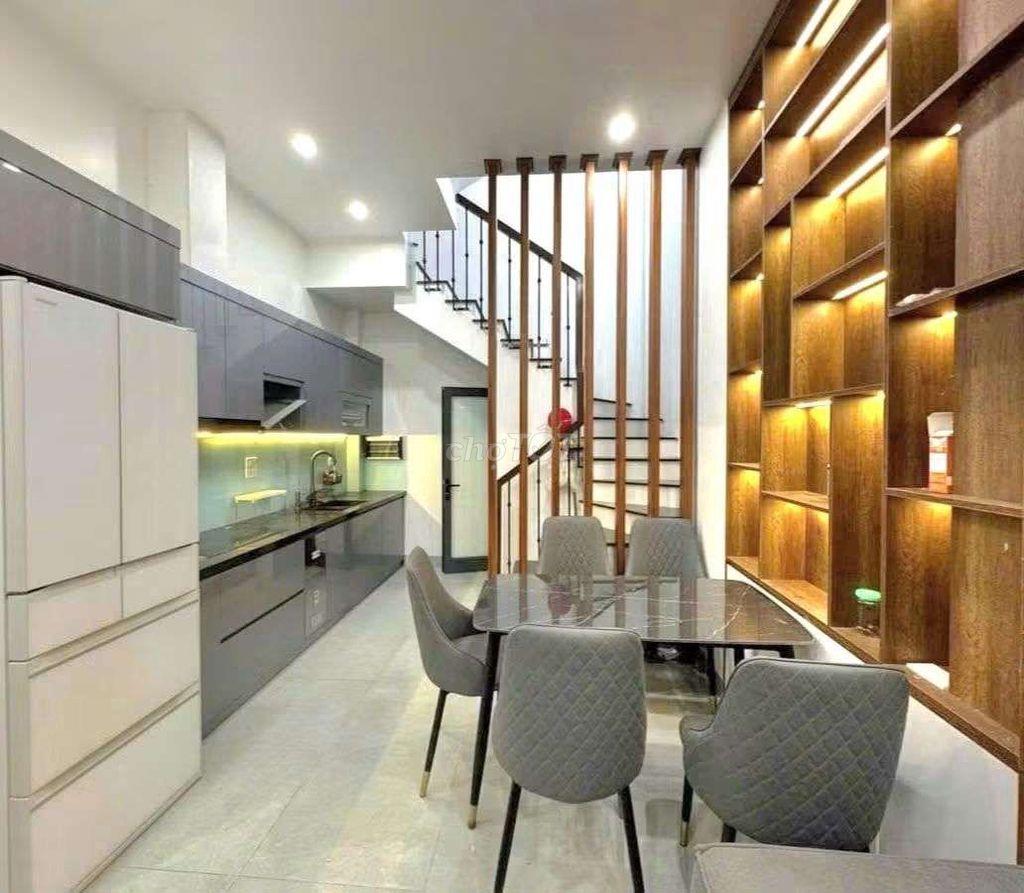 Trung tâm Cầu Giấy 35m X 5T gần ô tô full nội thất ở ngay nhỉnh 9 tỷ