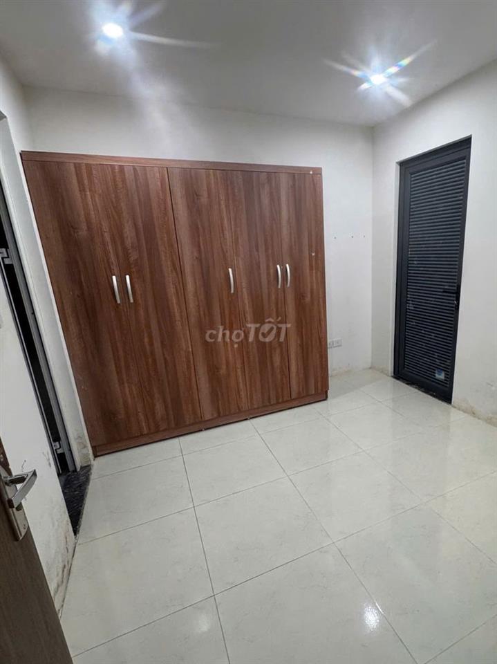 Cho thuê căn hộ 63,5m2 có 2PN, 2WC. Đ/c: Tòa HH1, FLC Đại Mỗ, Hà Nội.