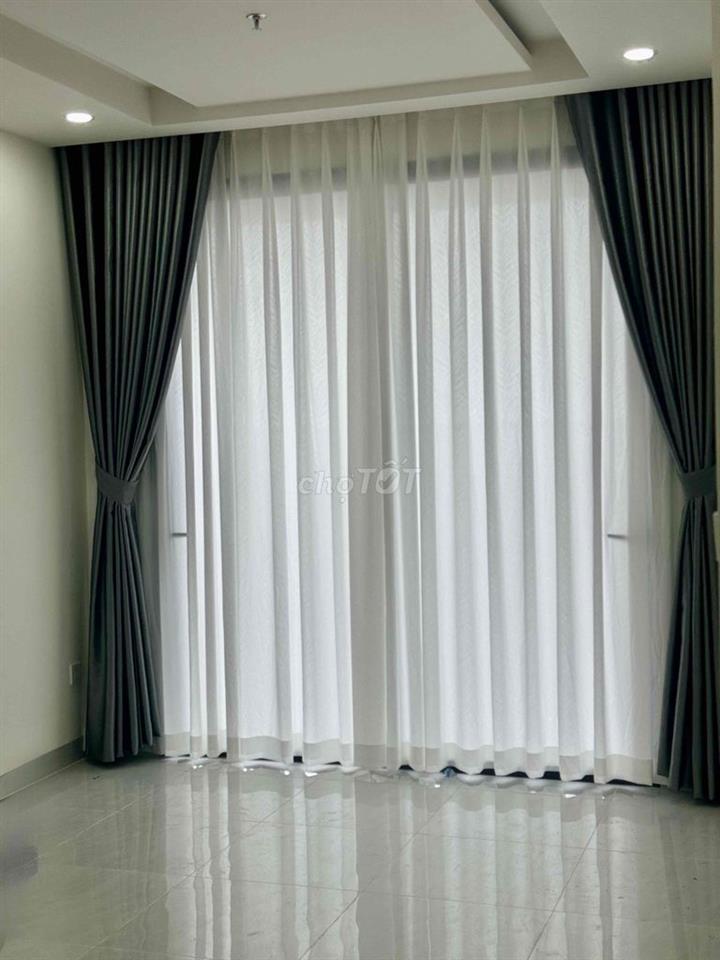 Cho thuê căn hộ mới, nhà trống có rèm và dàn phơi