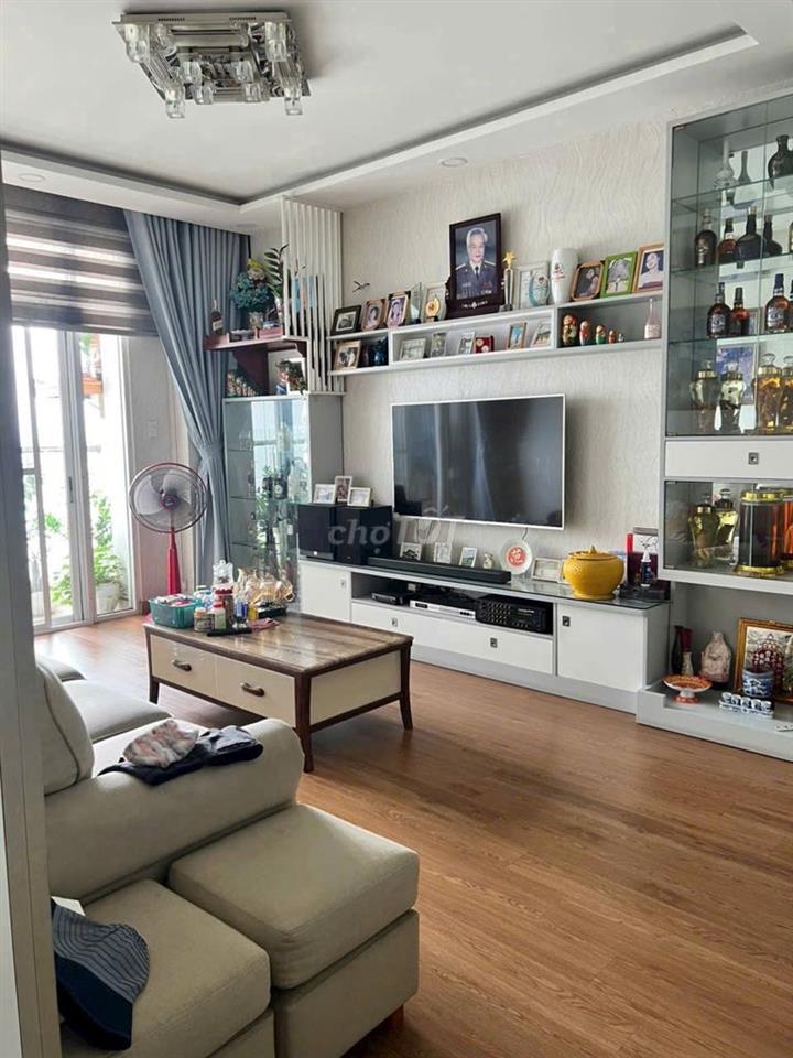 Căn hộ 1 phòng ngủ 53m2- Chung cư Screc Tower giá 10tr, có nội thất.