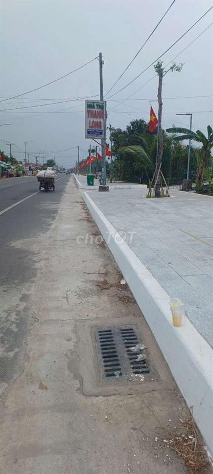 bán đất mặt tiền 
