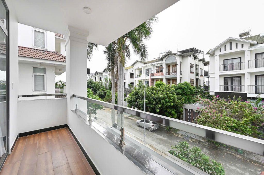 PHÒNG FULL NỘI THẤT – BAN CÔNG THOÁNG Nhận Khách nước ngoài