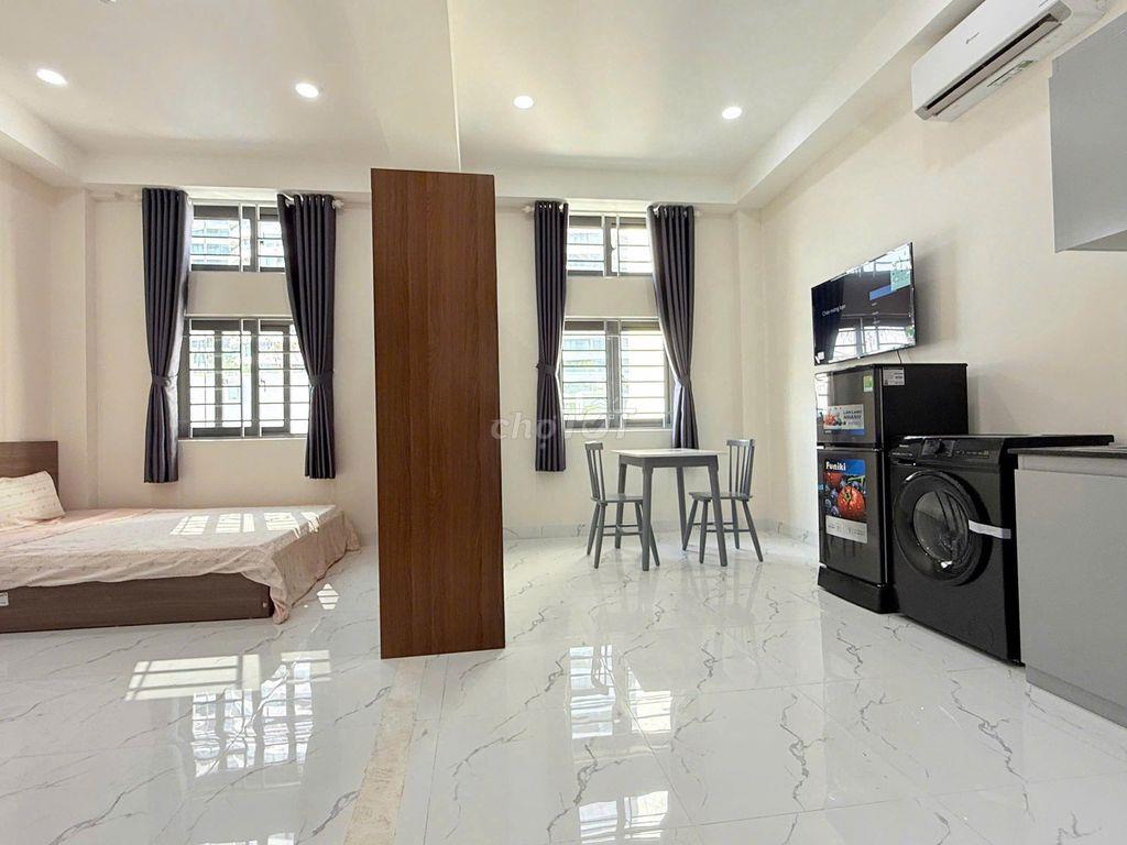 PHÒNG FULL NỘI THẤT THANG MÁY HƠN 35M2 GIÁ RẺ THÊM VIEW CẢ LANDMARK
