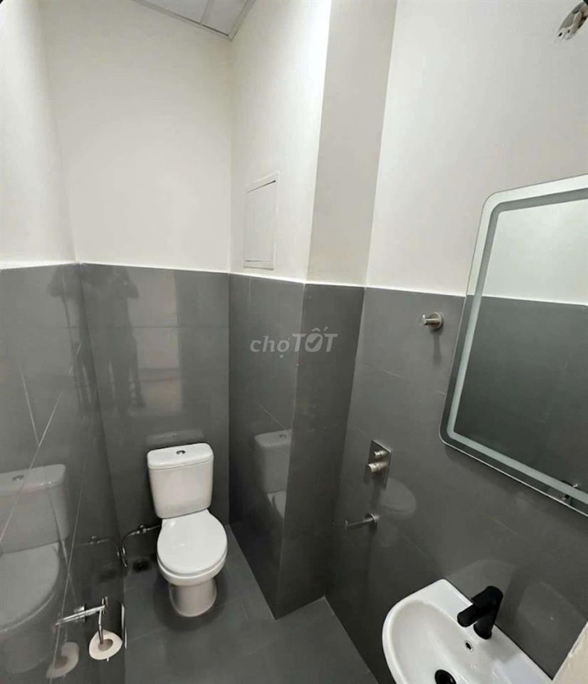 Nhà nguyên căn 2 tầng mới xây , 20m2