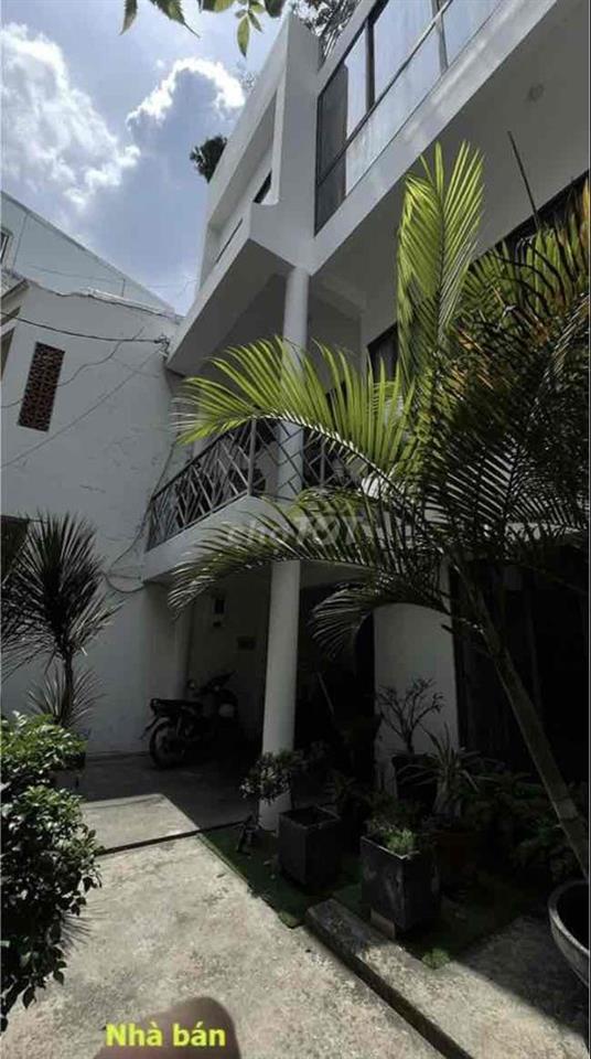 VILLA 1/ PHÚ NHUẬN GẦN SÂN BAY BÁN GẤP