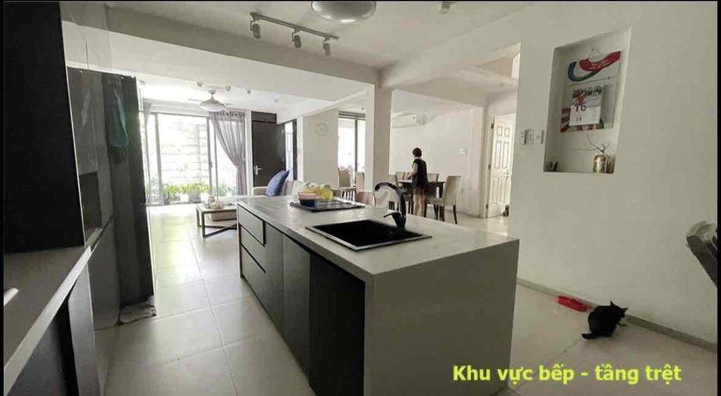 VILLA 1/ PHÚ NHUẬN GẦN SÂN BAY BÁN GẤP