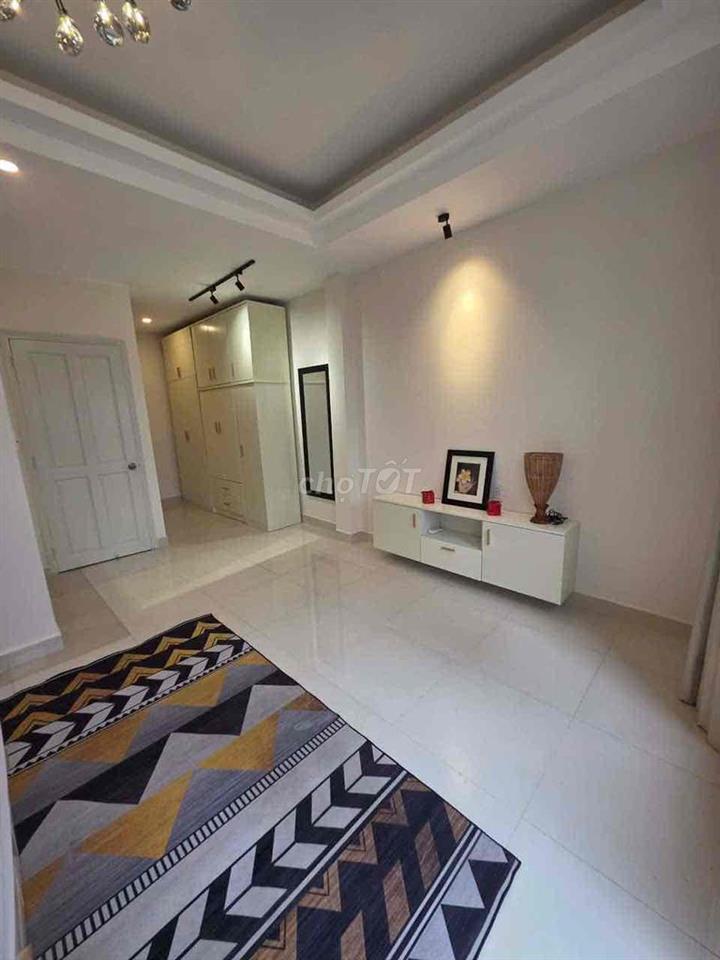 Bán nhà 3 tầng 131.6m² sử dụng, đất 39m².  Địa chỉ: 252/57F Cao Thắng,