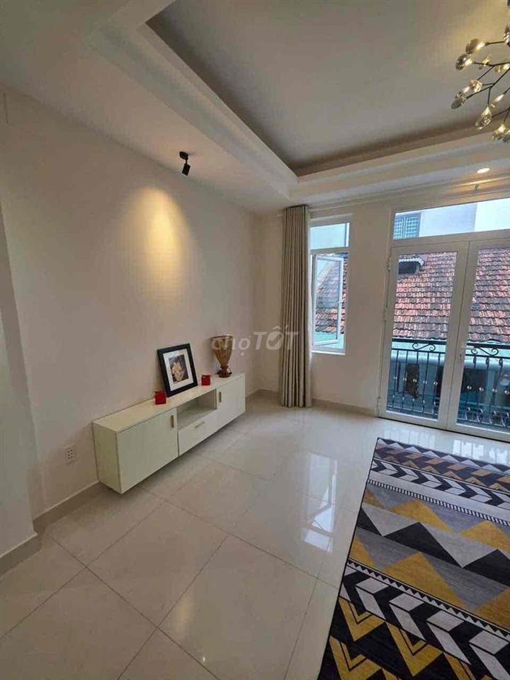 Bán nhà 3 tầng 131.6m² sử dụng, đất 39m².  Địa chỉ: 252/57F Cao Thắng,