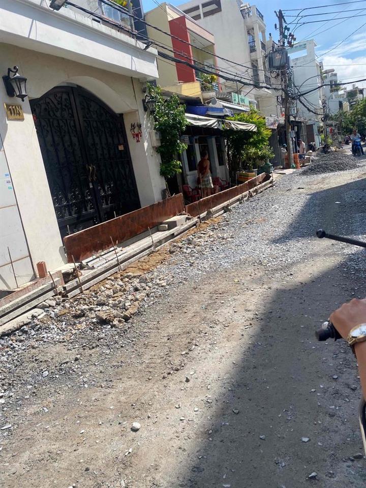 🏡 Bán nhà lầu đúc kiên cố đường Bình Phú. Quận 6. 👉 Diện tích : 4.5 x