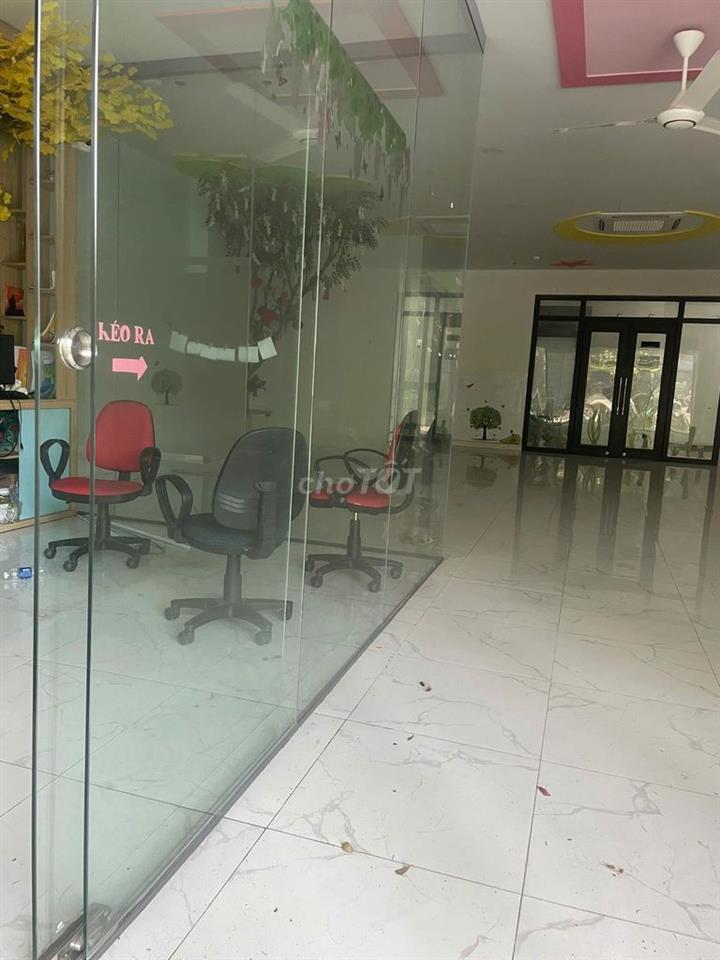 Cho thuê Shophouse Ngay Vincom 550, 98m2, giá 17tr/ tháng
