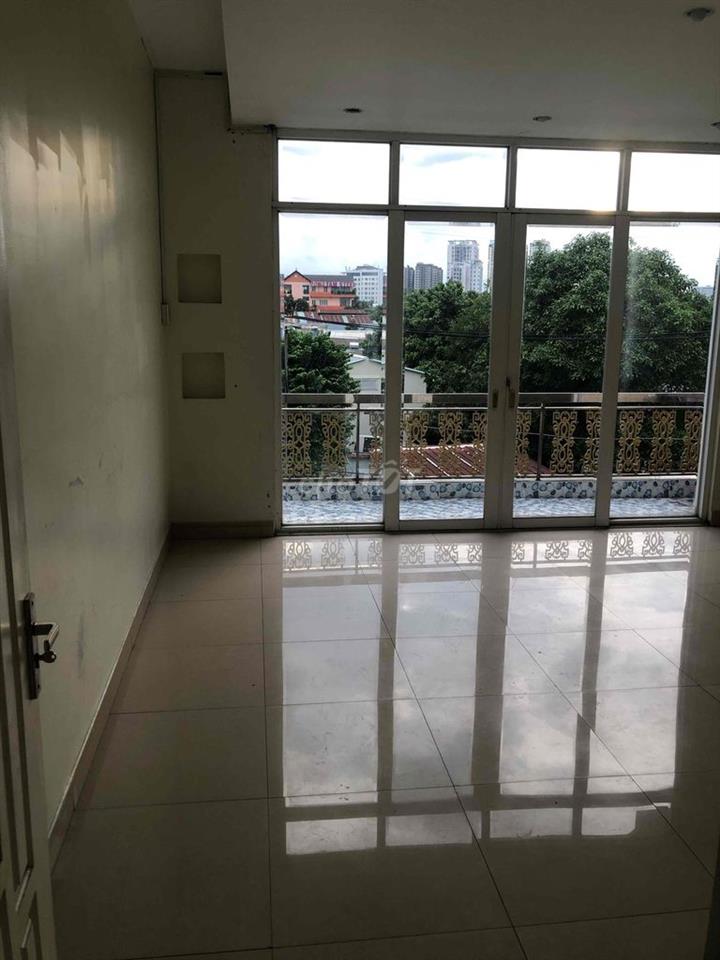 nhà mới đẹp cao ráo an ninh sạch sẽ