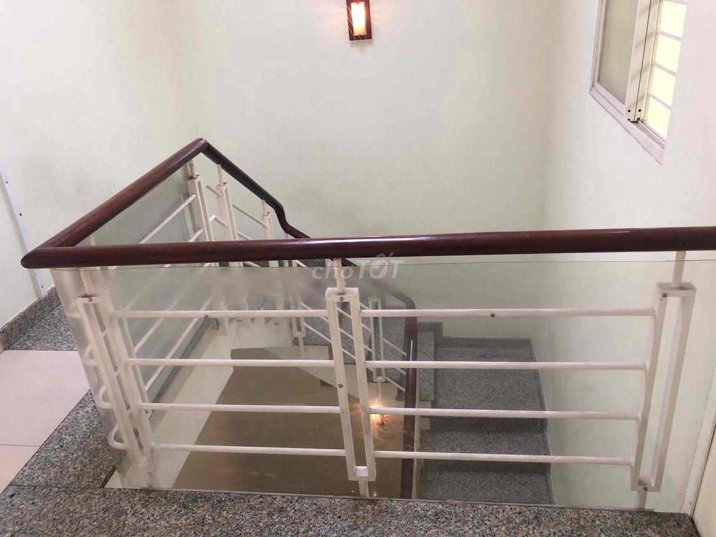 nhà mới đẹp cao ráo an ninh sạch sẽ