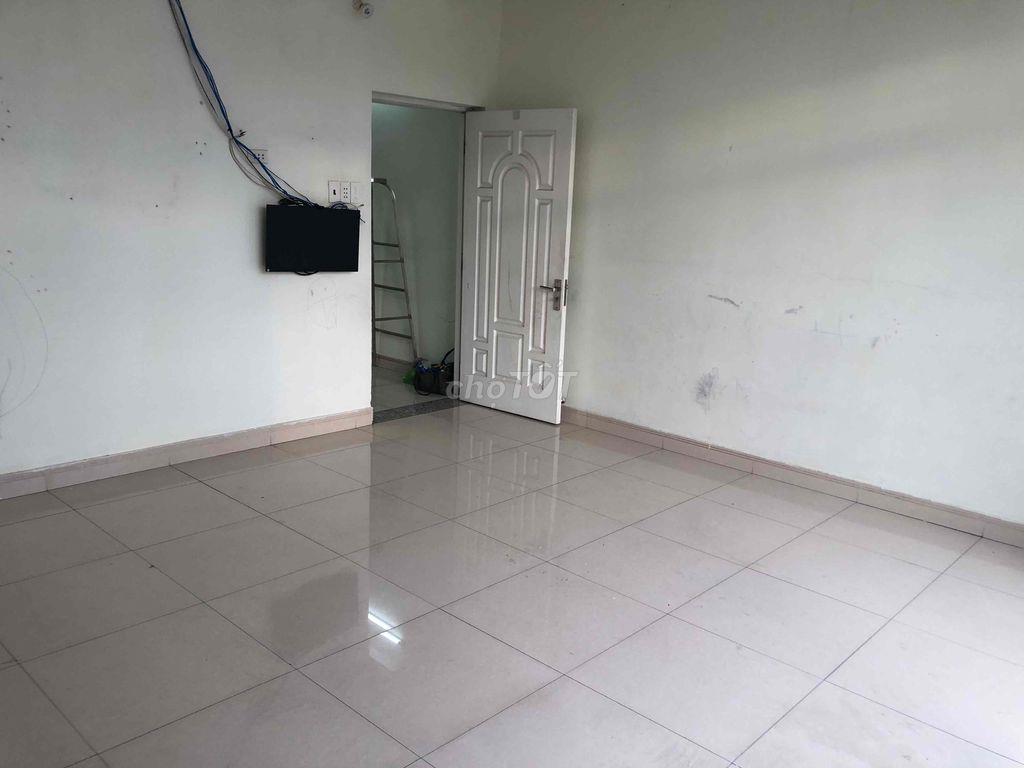 nhà mới đẹp cao ráo an ninh sạch sẽ