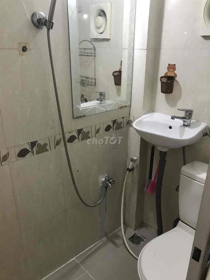 Nhà xinh còn mới cho thuê nguyên căn khu trung tâm Trần Hưng Đạo, Q1