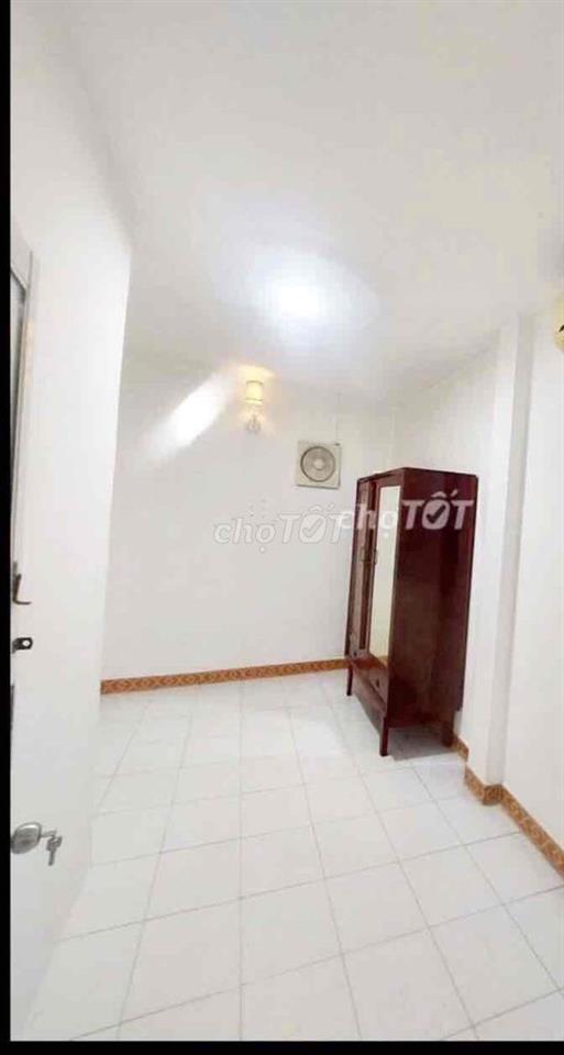 Nhà xinh còn mới cho thuê nguyên căn khu trung tâm Trần Hưng Đạo, Q1
