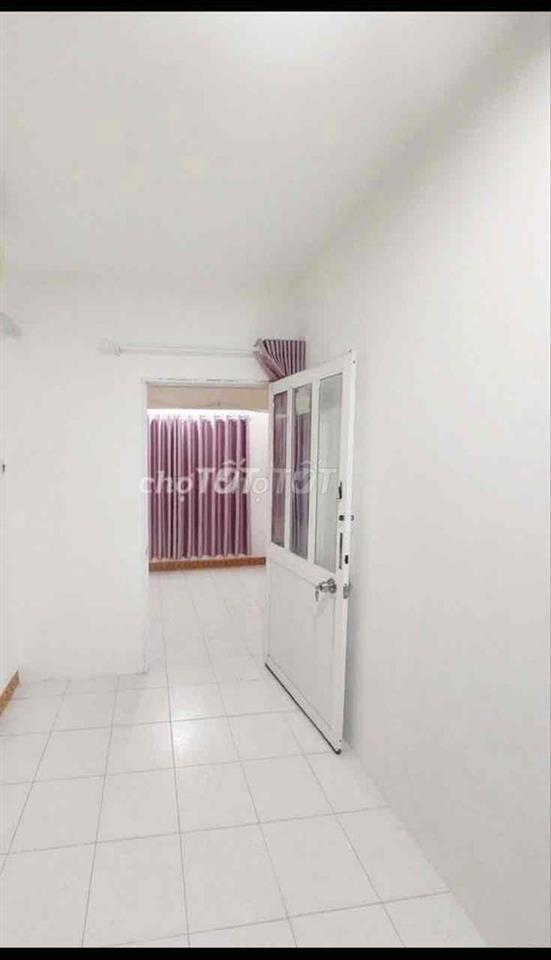 Nhà xinh còn mới cho thuê nguyên căn khu trung tâm Trần Hưng Đạo, Q1