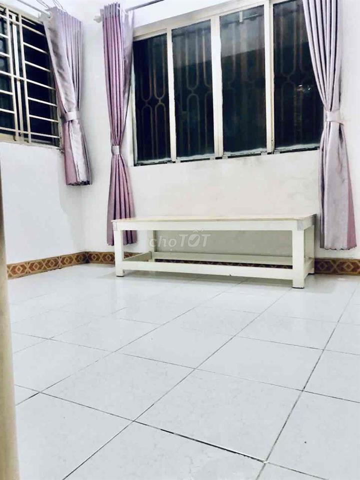 Nhà xinh còn mới cho thuê nguyên căn khu trung tâm Trần Hưng Đạo, Q1
