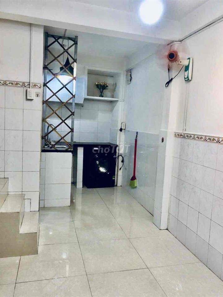 Nhà xinh còn mới cho thuê nguyên căn khu trung tâm Trần Hưng Đạo, Q1