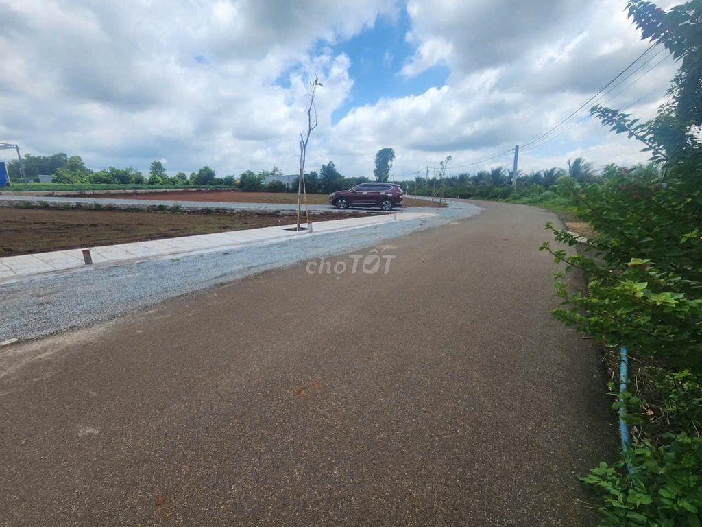 Mua đất thời điểm này, anh chị được thêm gì?